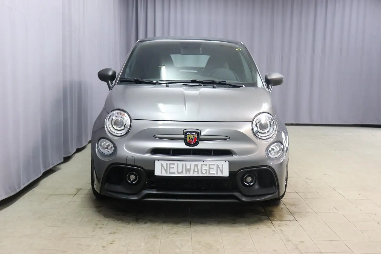 Abarth 695C Competizione 1.4 T-Jet 132 kW (180PS), Verdeck ... Grau - 2