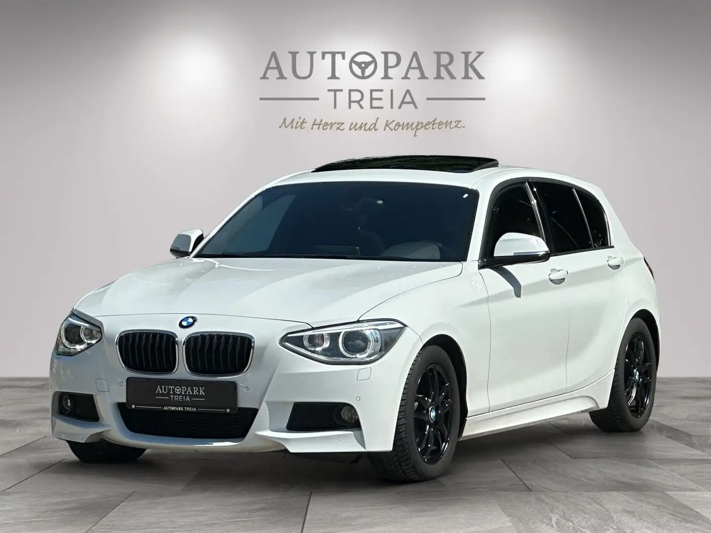 BMW 116 i M-Paket(AHK-LED-SCHIEBED.-NAVi-ALCANTARA) Wit - 1
