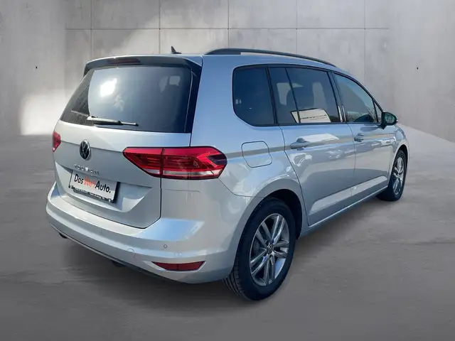 Volkswagen Touran view 5