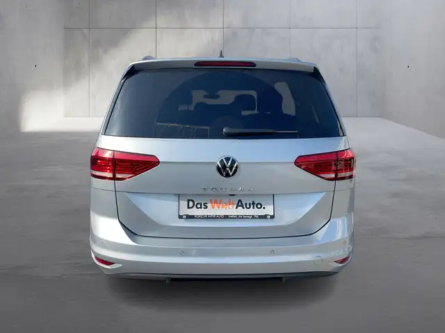 Volkswagen Touran view 4