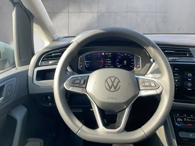 Volkswagen Touran view 10