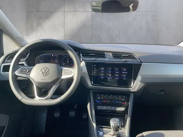 Volkswagen Touran view 11