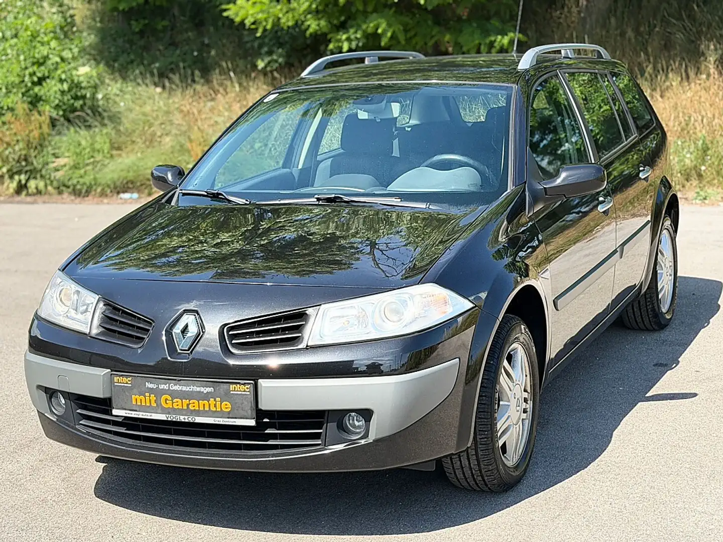 Renault Megane Mégane Grandtour Dynamique 1,6 16V Schwarz - 1