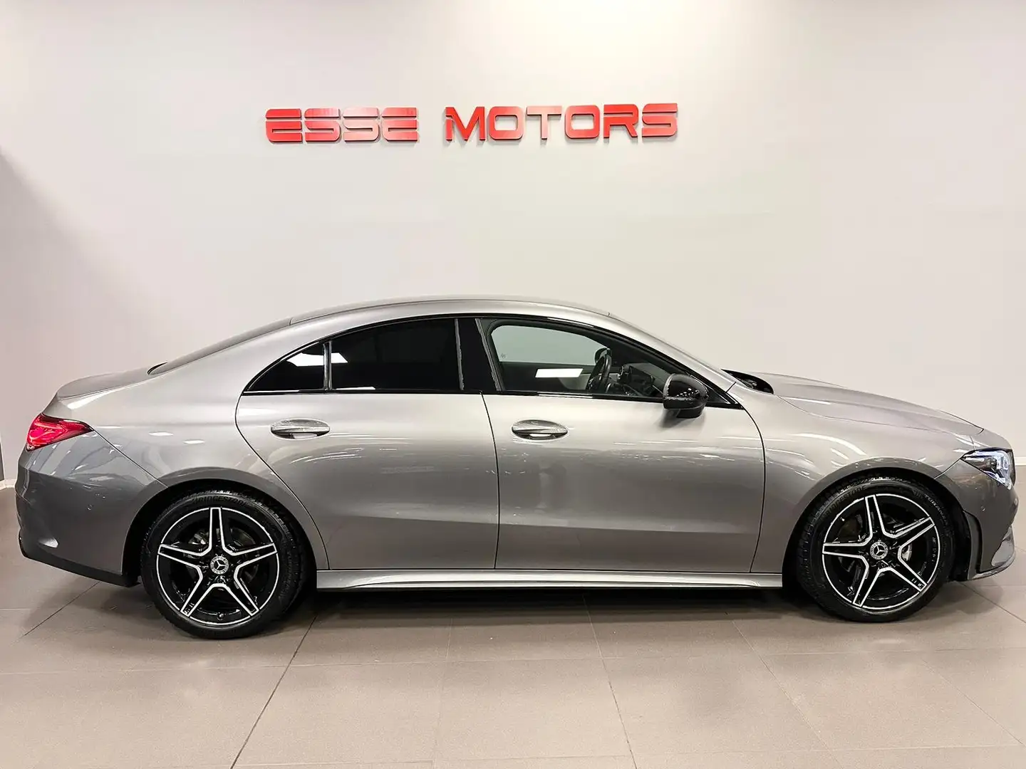 Mercedes-Benz CLA 180 PREMIUM - SEDILI RISCALDATI - NAVI - TAGLIANDI UFF Grigio - 2
