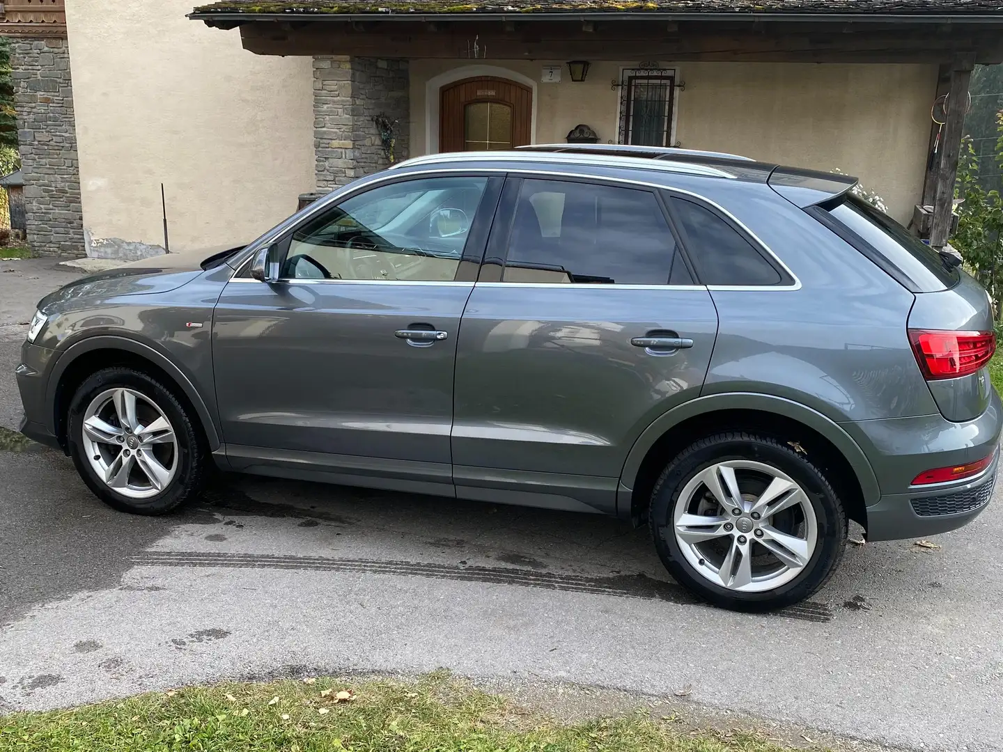 Audi Q3 Q3 2,0 TDI Sport quattro S-tronic Sport Silber - 2