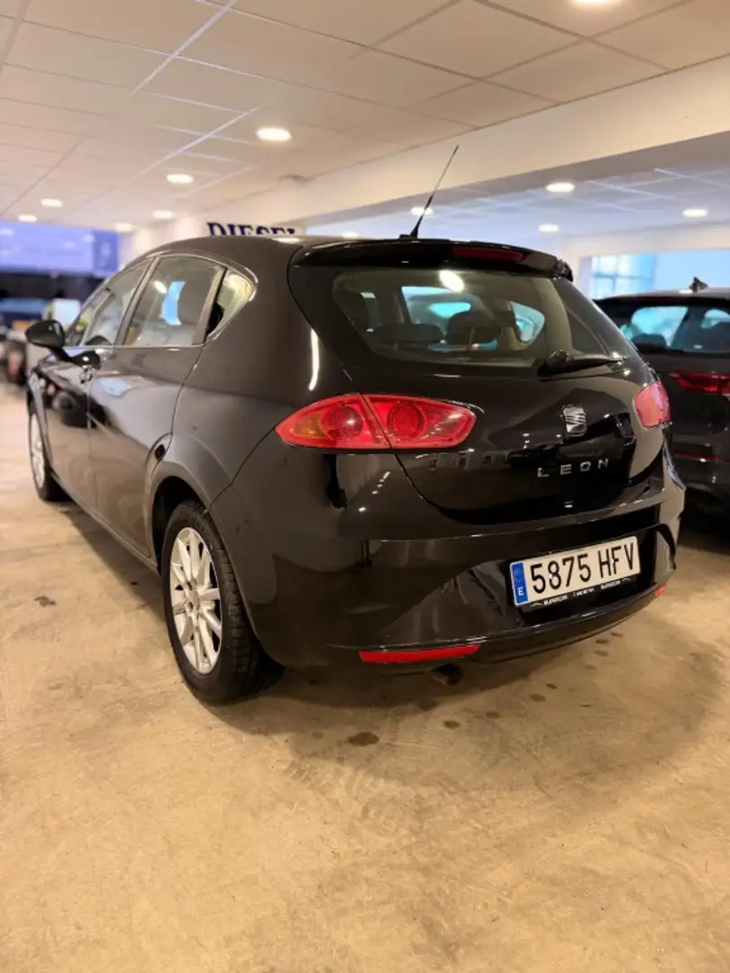 SEAT Leon 1.6TDI CR Style Copa Schwarz - 2