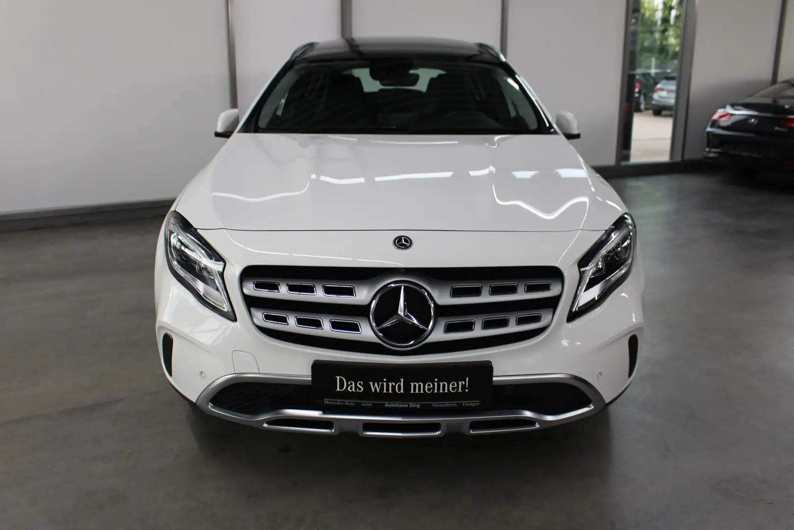 Mercedes-Benz GLA 250 Urban AHK Navi SHZ Kamera LED Weiß - 2