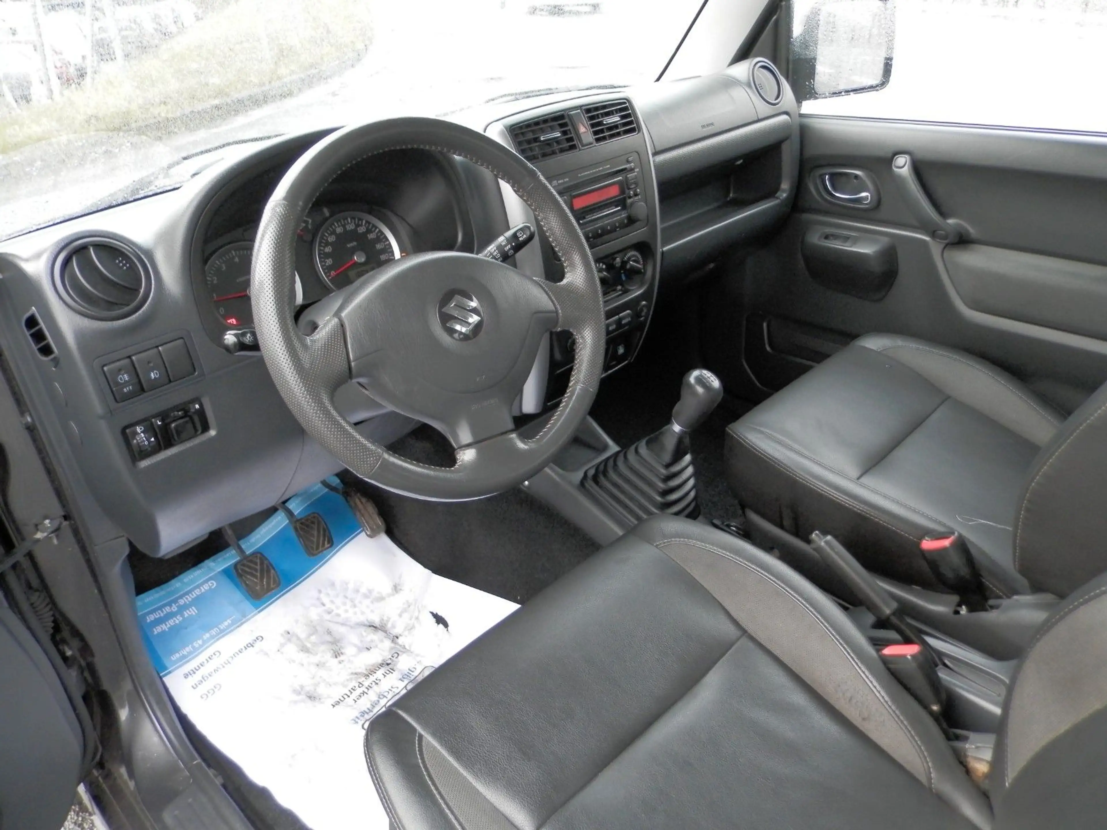 Suzuki Jimny Style Lim.*NR.8*Klima*Leder*AHK*ALU* — photo 4