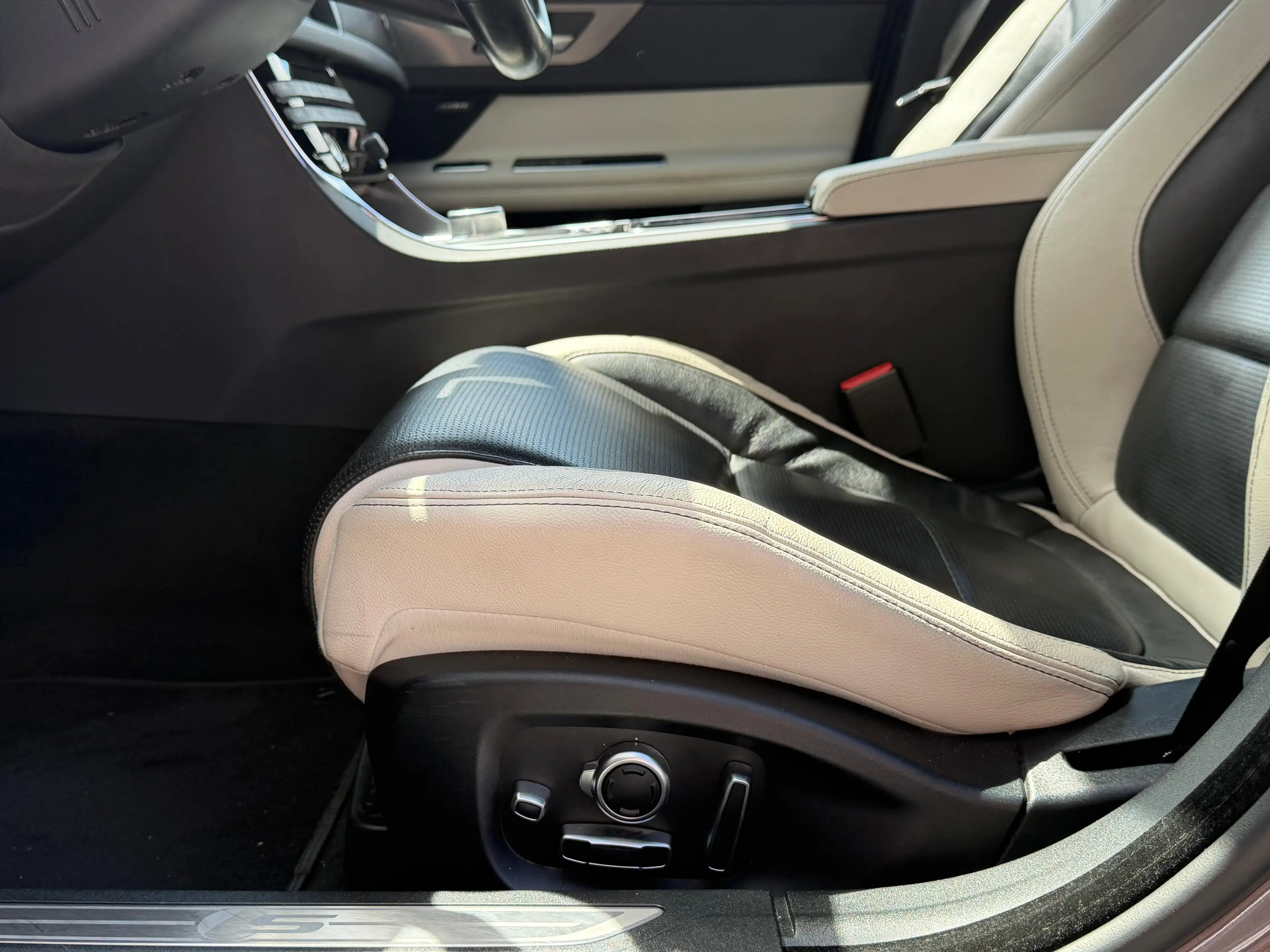 Jaguar XF 3.0 S Supercharged | Unieke km stand | Zeer comple — photo 17