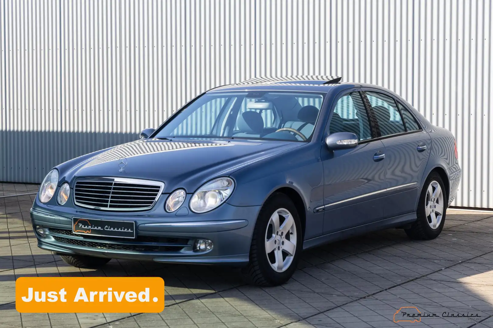 Mercedes-Benz E 350 Avantgarde | 64.000KM | 2nd Owner | New Condition Blauw - 1