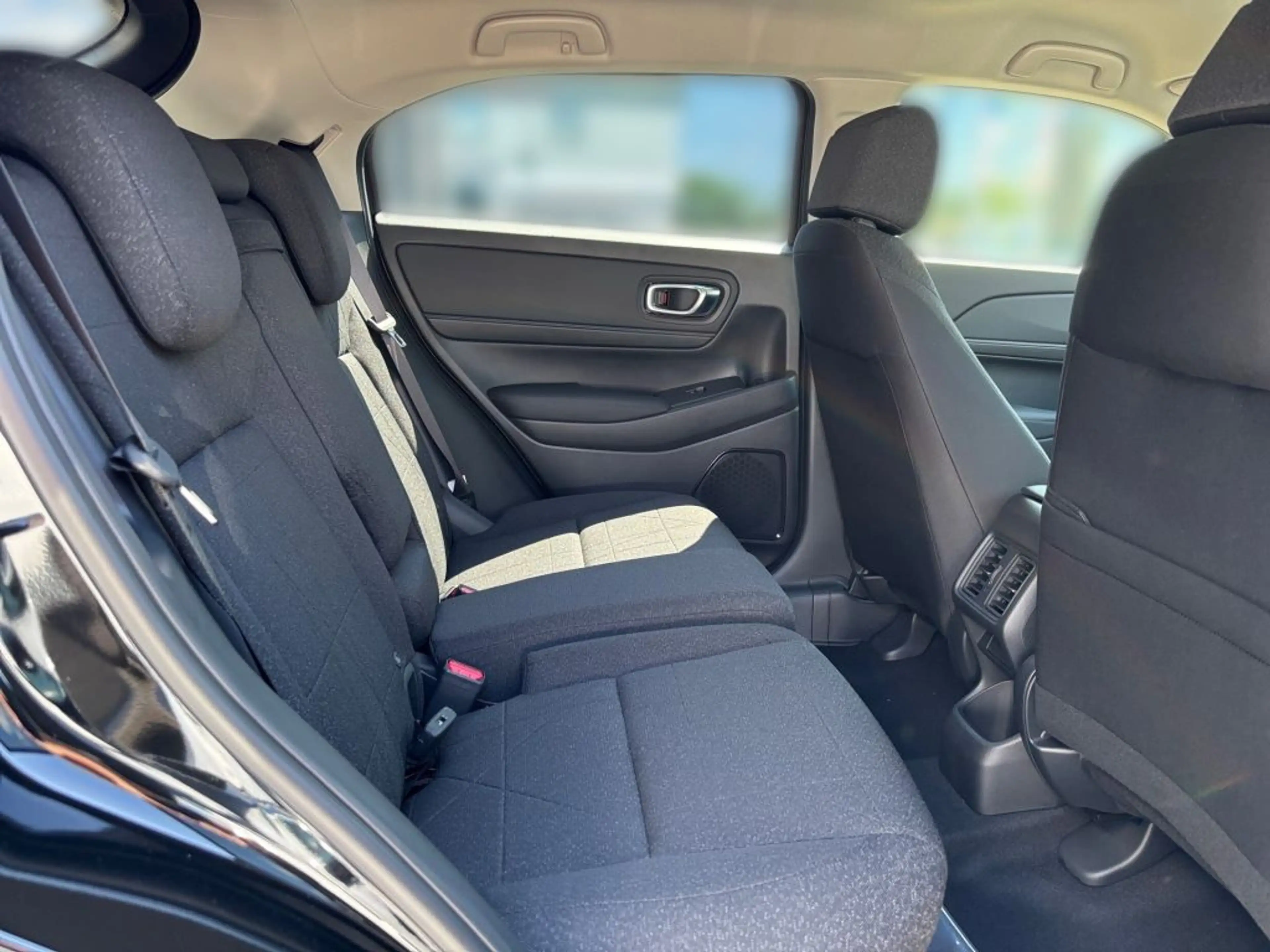 Honda HR-V e:HEV 1.5 i-MMD Hybrid Elegance (RV/RV) — photo 13