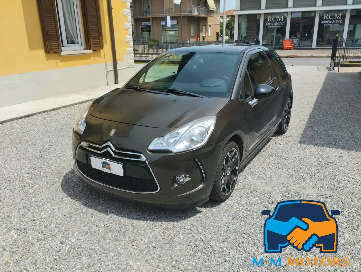 DS Automobiles DS 3 1.4 HDi 70 Chic Brun - 1