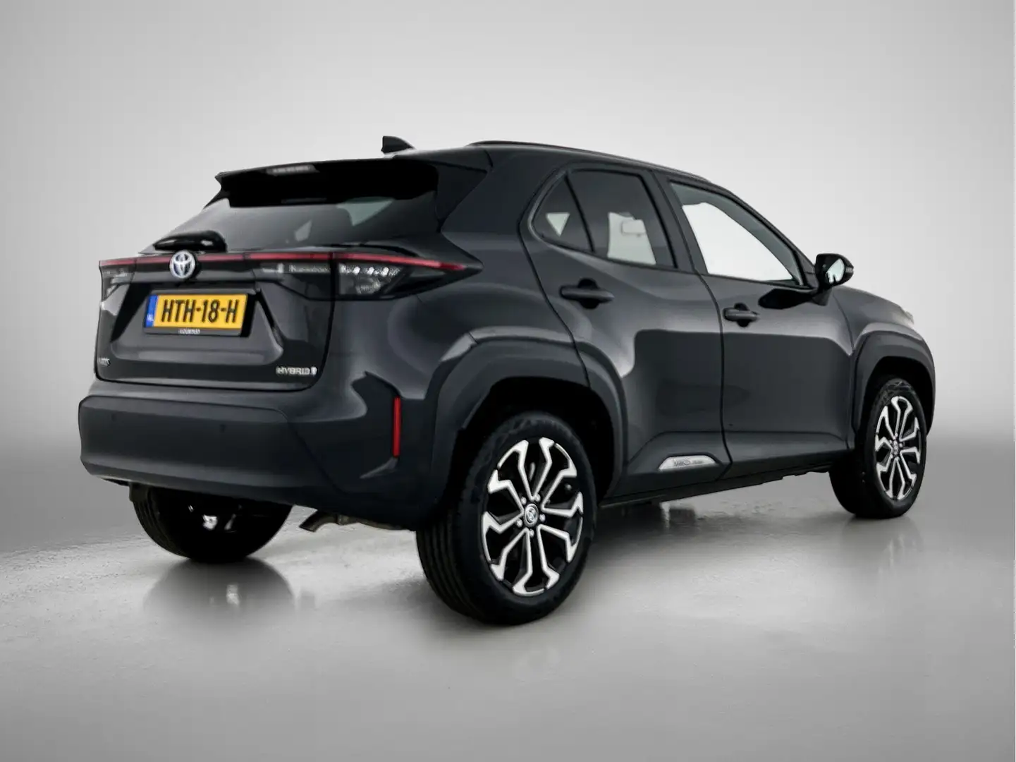 Toyota Yaris Cross 1.5 Hybrid Dynamic Limited | Navigatie | Climate C Zwart - 2