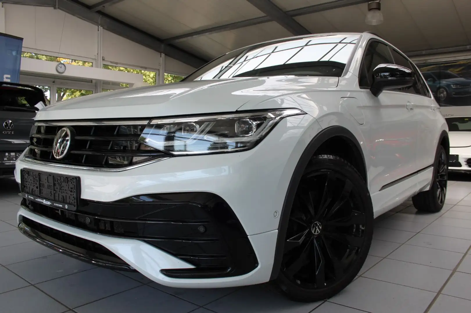 Volkswagen Tiguan R-LINE/BLCKSTYLE/PANO/AHK/ASSIST+/20"/DCC Blanc - 2
