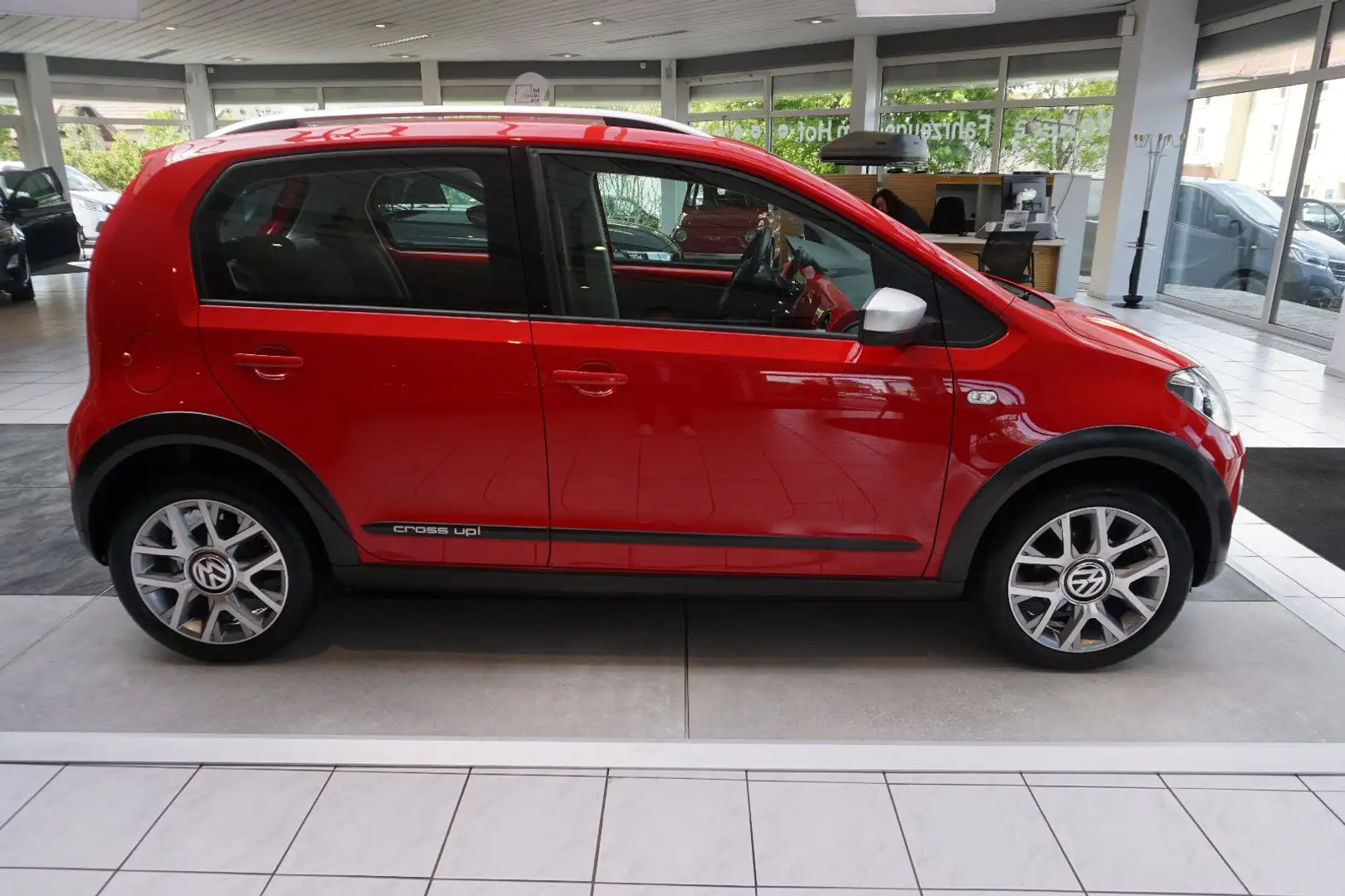 Volkswagen up! cross up! STANDHEIZUNG, NAVI, SITZHEIZUNG Rot - 2