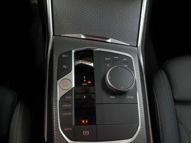 BMW 3 Series view 10