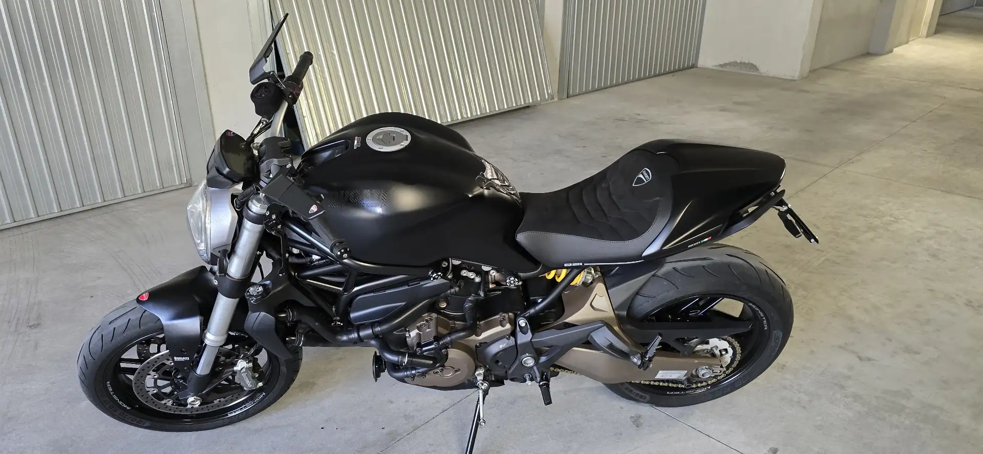 Ducati Monster 821 dark Negru - 1