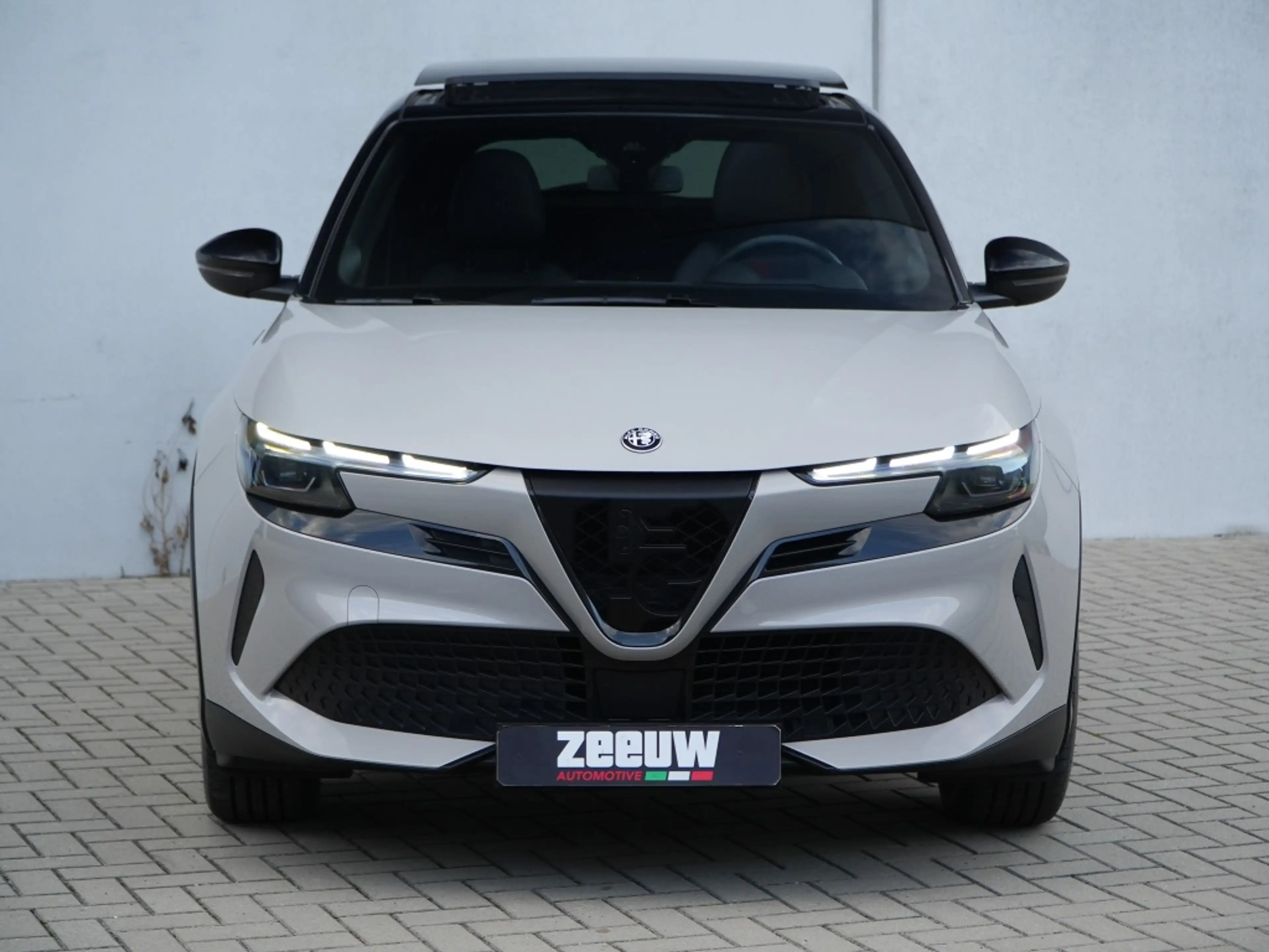 Alfa Romeo Junior Elettrica Speciale 54 kWh | Schuifdak | Carplay | — photo 6