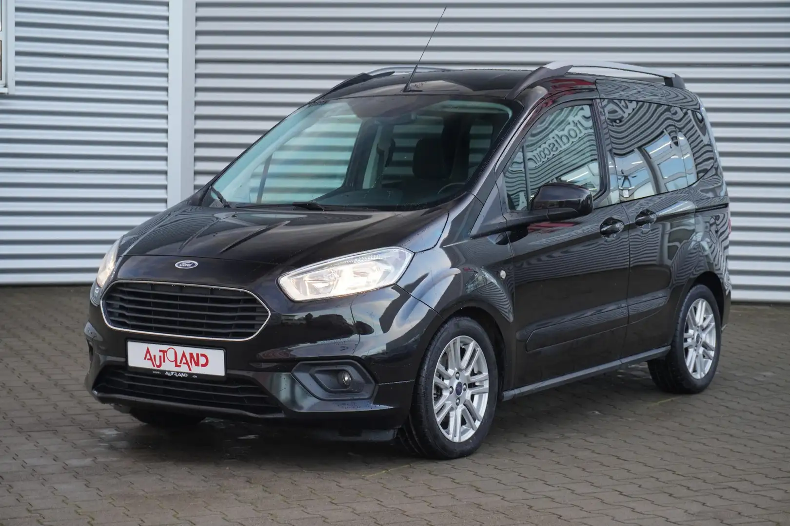 Ford Tourneo Courier 1.5 TDCi Titanium Navi PDC Noir - 2