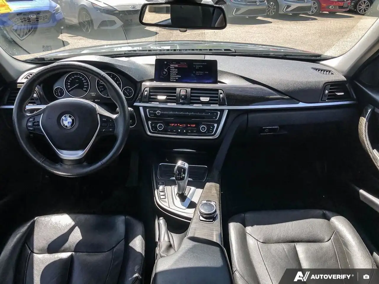 BMW 3 Series снимка BMW 3 Series