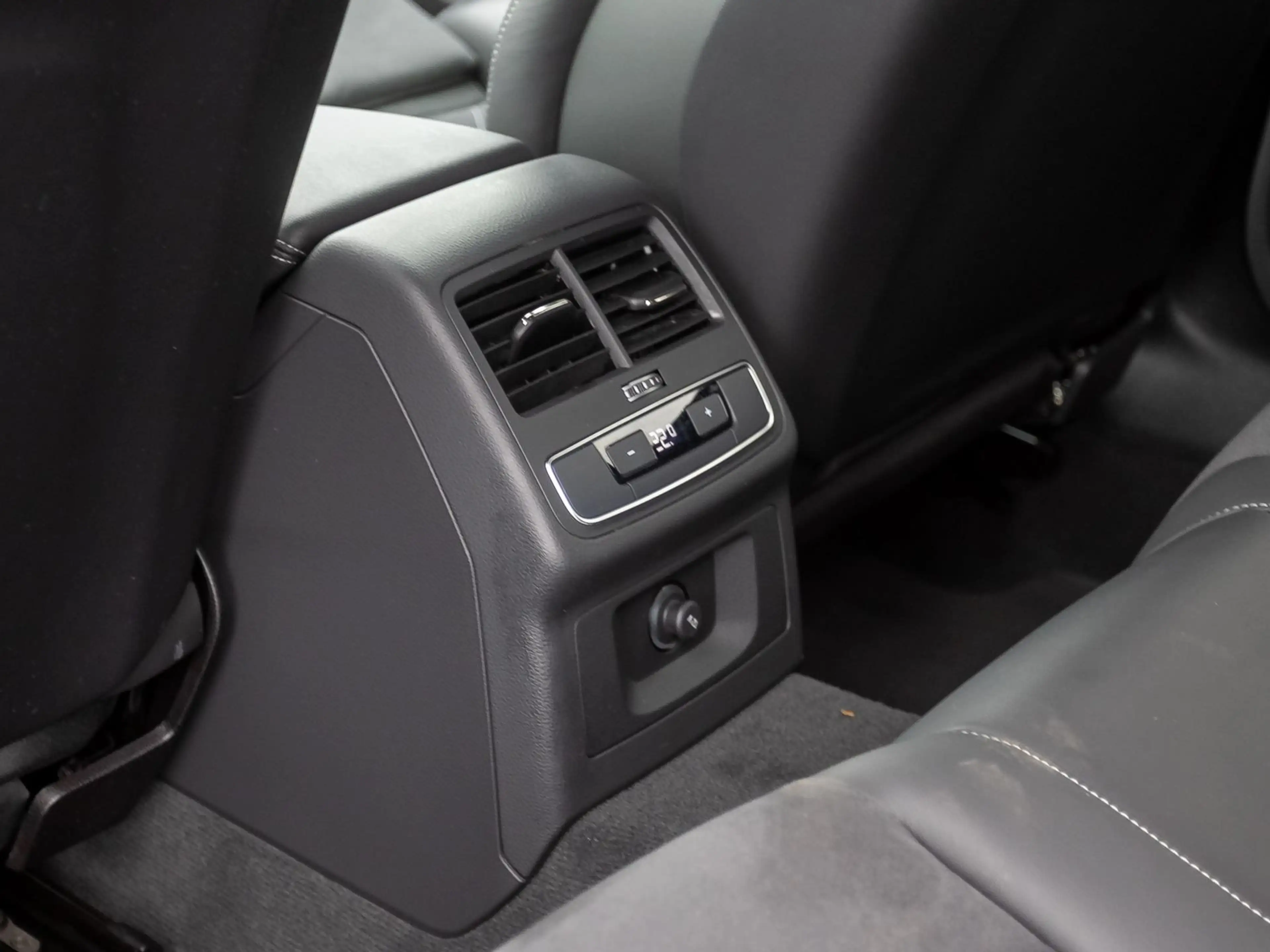 Audi RS4 RS4 Avant Navi Matrix ACC B&O CarPlay EPH — photo 23