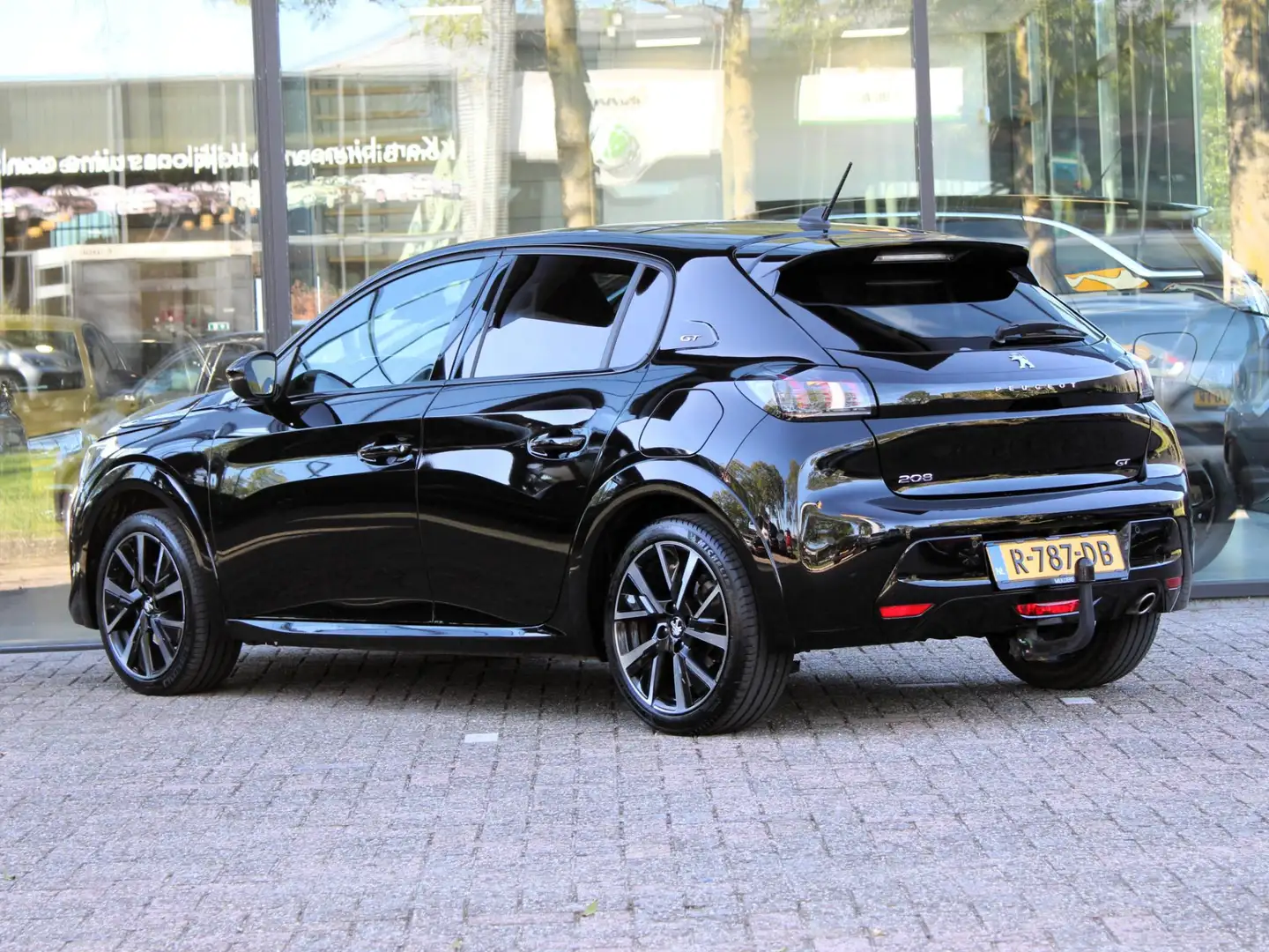 Peugeot 208 1.2 PureTech GT Pack | Navi / Panoramadak / Camera Schwarz - 2