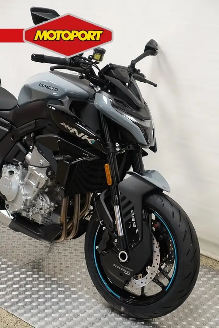 CFMOTO 675NK Gris - 2