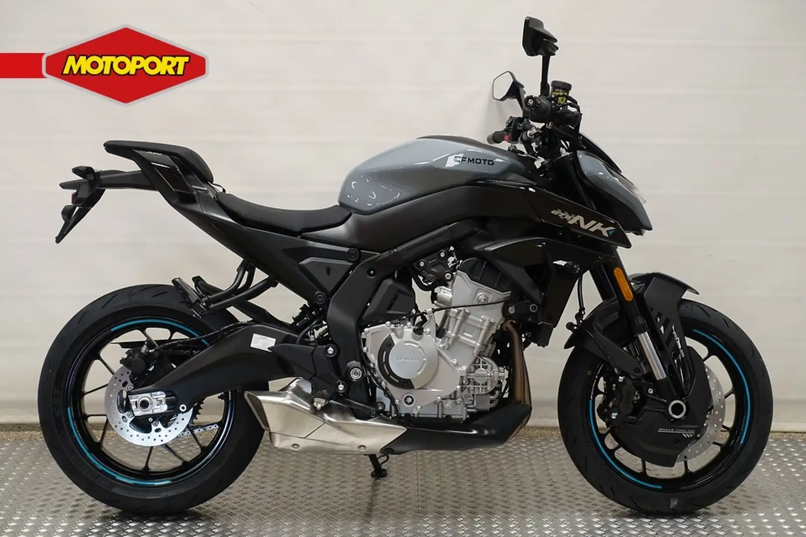 CFMOTO 675NK Gris - 1