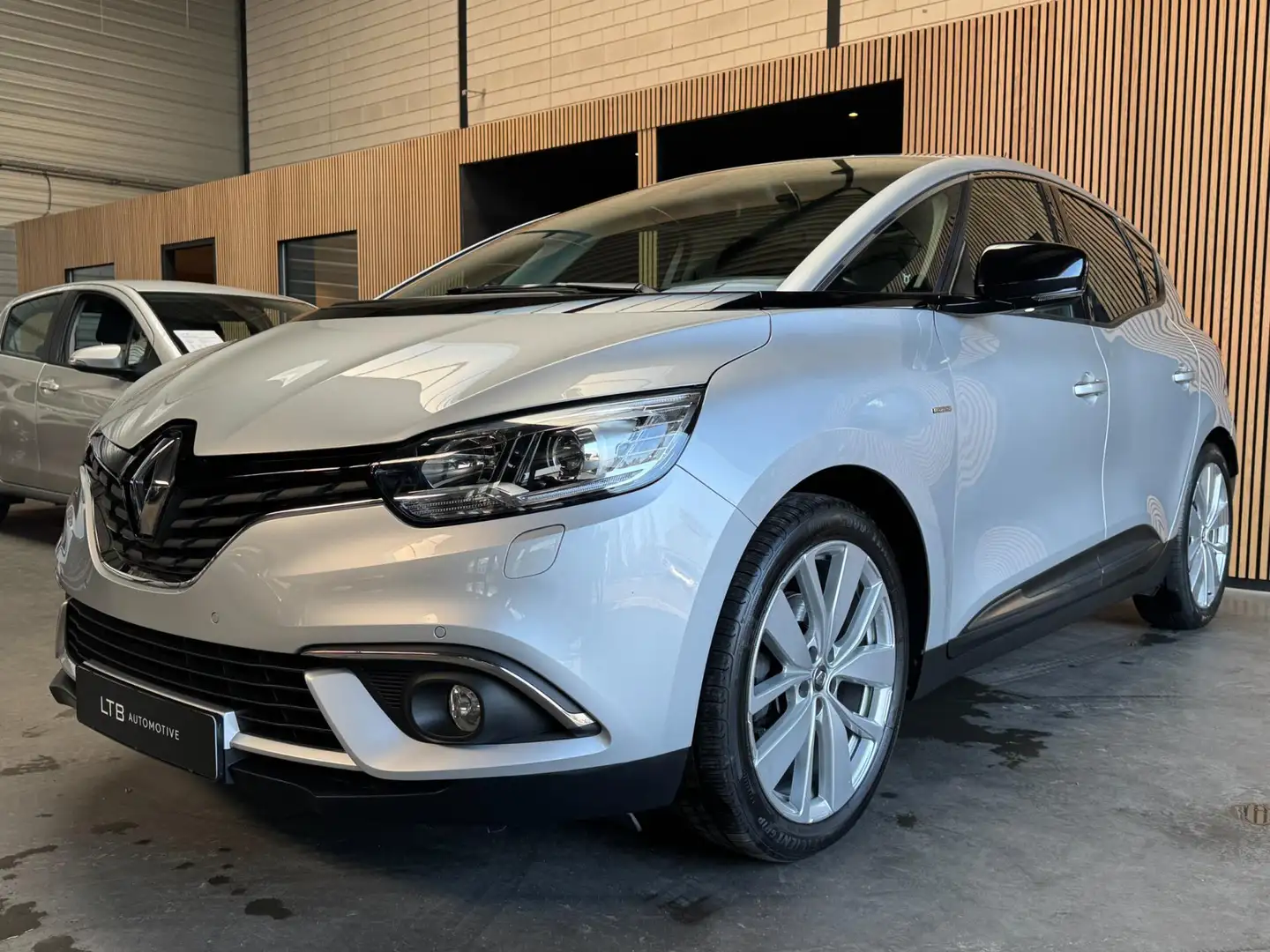 Renault Scenic 1.3 TCe Intens Automaat Keyless|Camera|Carplay|LED Gris - 1