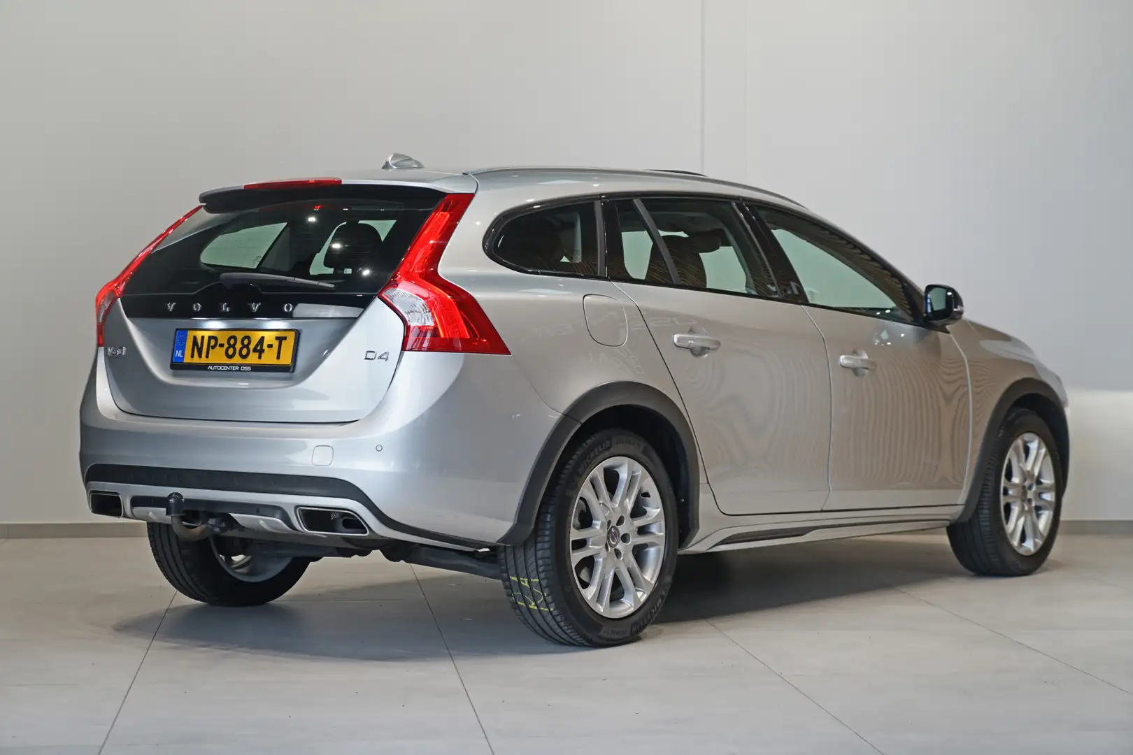 Volvo V60 Cross Country 2.0 D4 Summum ✅ SCHUIFDAK ✅ ADAP.CRUISE ✅ AFN.TREK Gris - 2