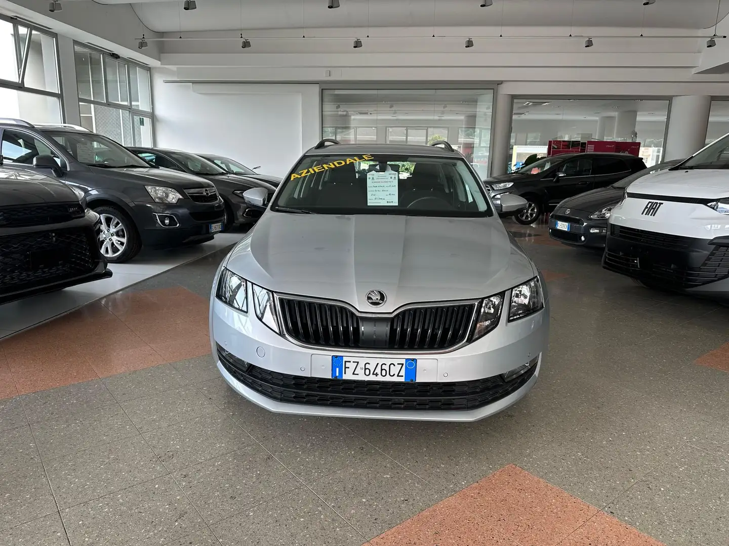 Skoda Octavia 1.5 TSI ACT DSG Wagon Executive Grijs - 2