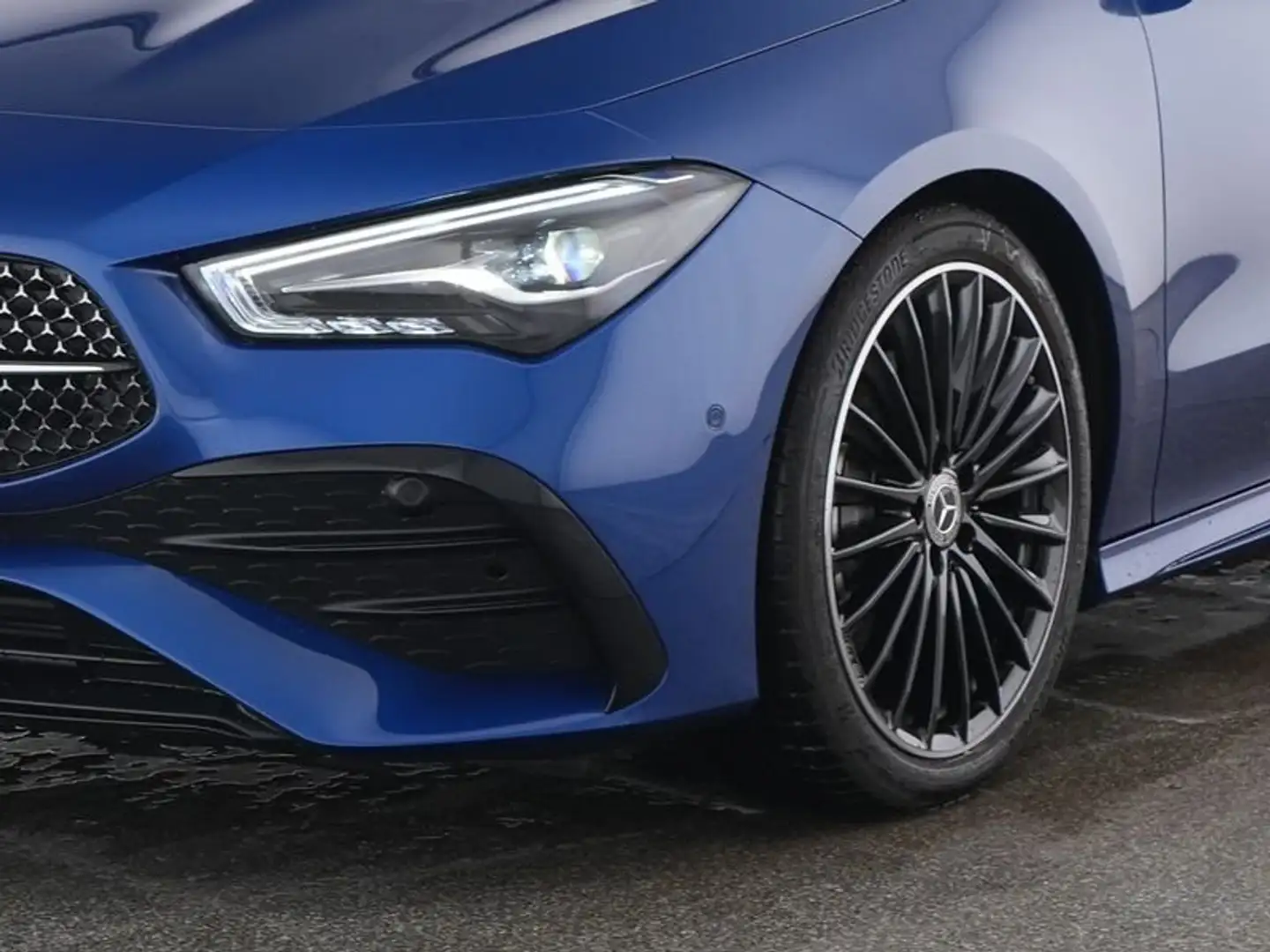 Mercedes-Benz CLA 200 d AMG Night MBUX/Ambi/LED/PTS/Kamera/19" Schwarz - 2