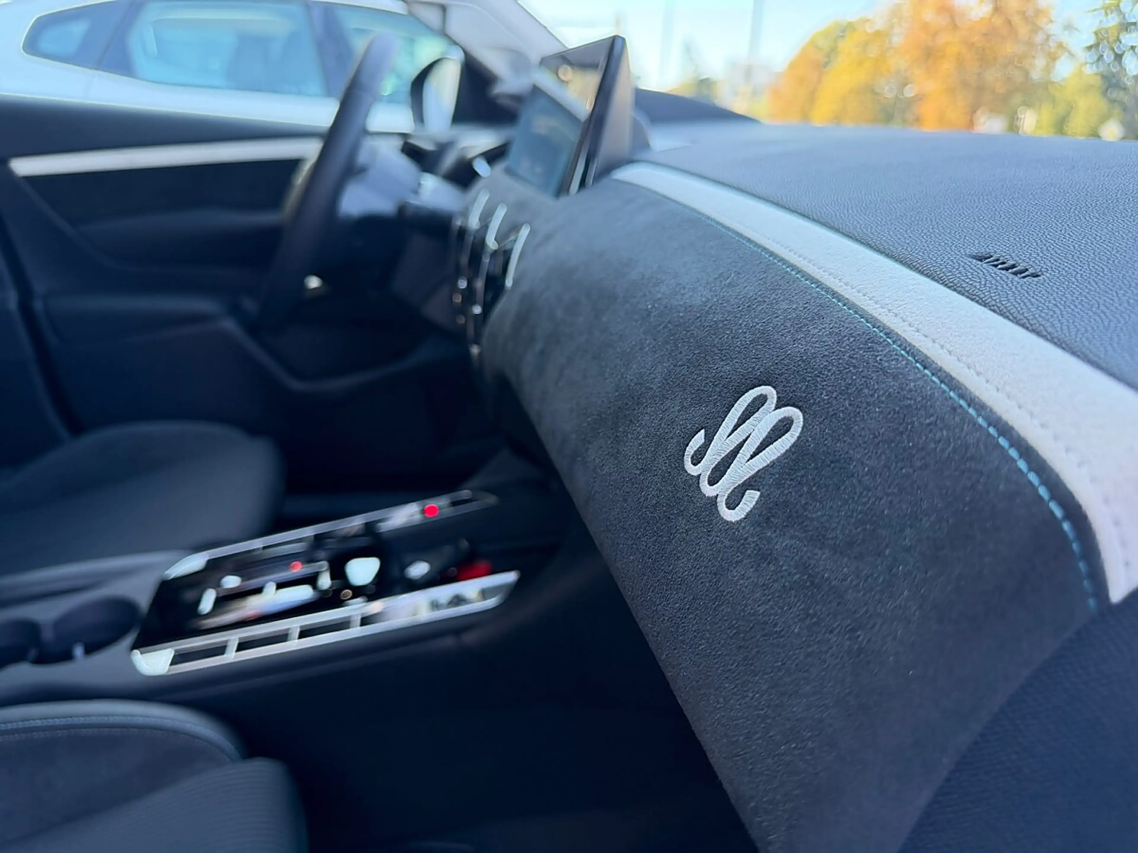DS Automobiles DS 3 DS3 Hybrid 145 eDCT-6 Maison Sarah Lavoine (D11... — photo 5