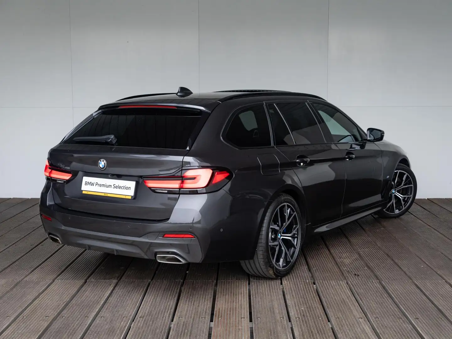 BMW 540 5 Serie Touring 540i xDrive | M Sportpakket | Comf Gris - 2