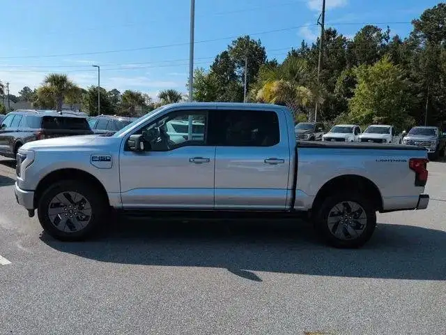 Ford F 150 Lightning Flash gr Batterie im Vorlauf+ 11