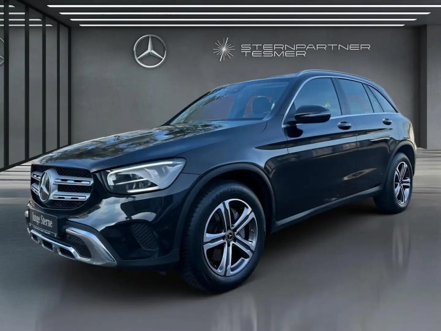 Mercedes-Benz GLC 300 d 4M AHK + DISTRONIC + Sthz + LED + Kam. Schwarz - 2