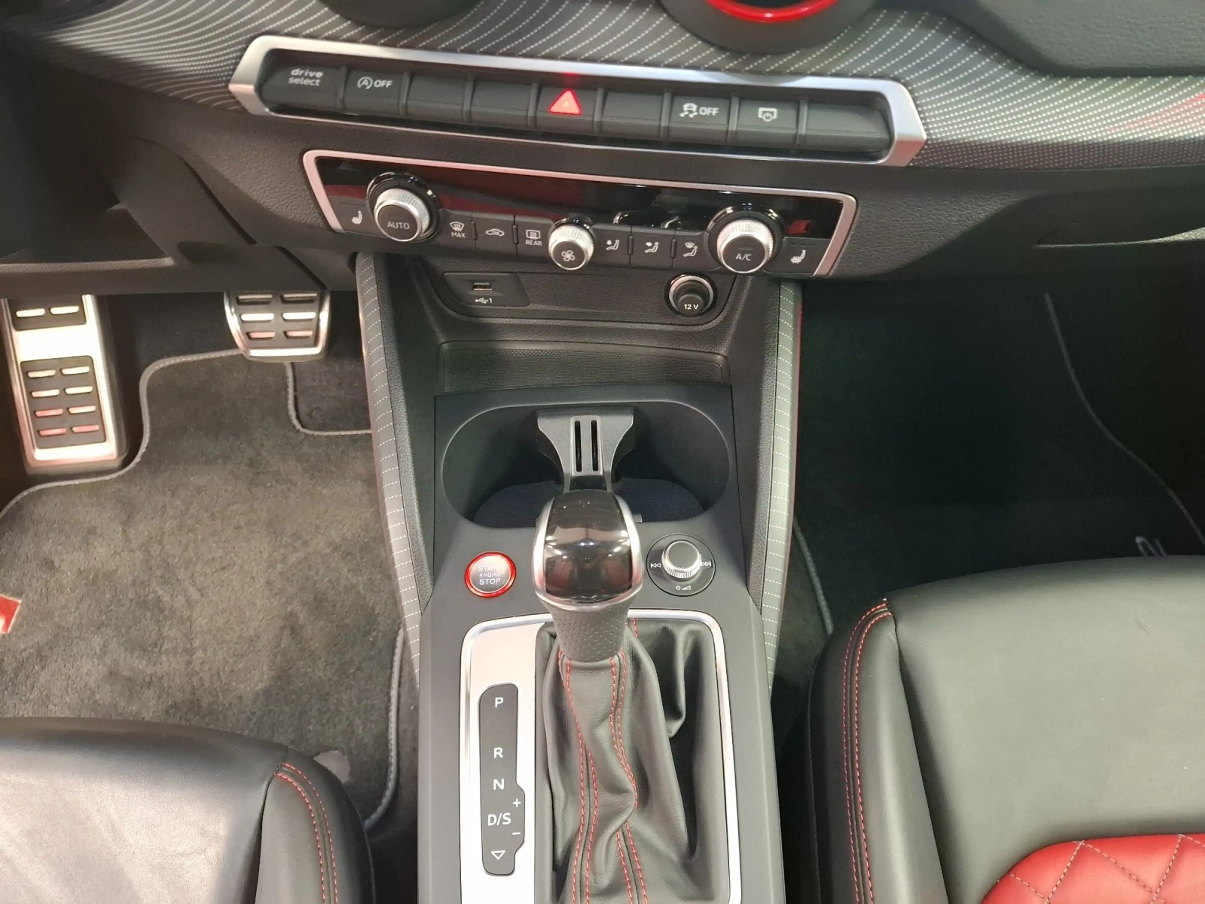 Audi SQ2 2.0 TFSI quattro S-Line Matrix SHZ KeyLess — photo 9