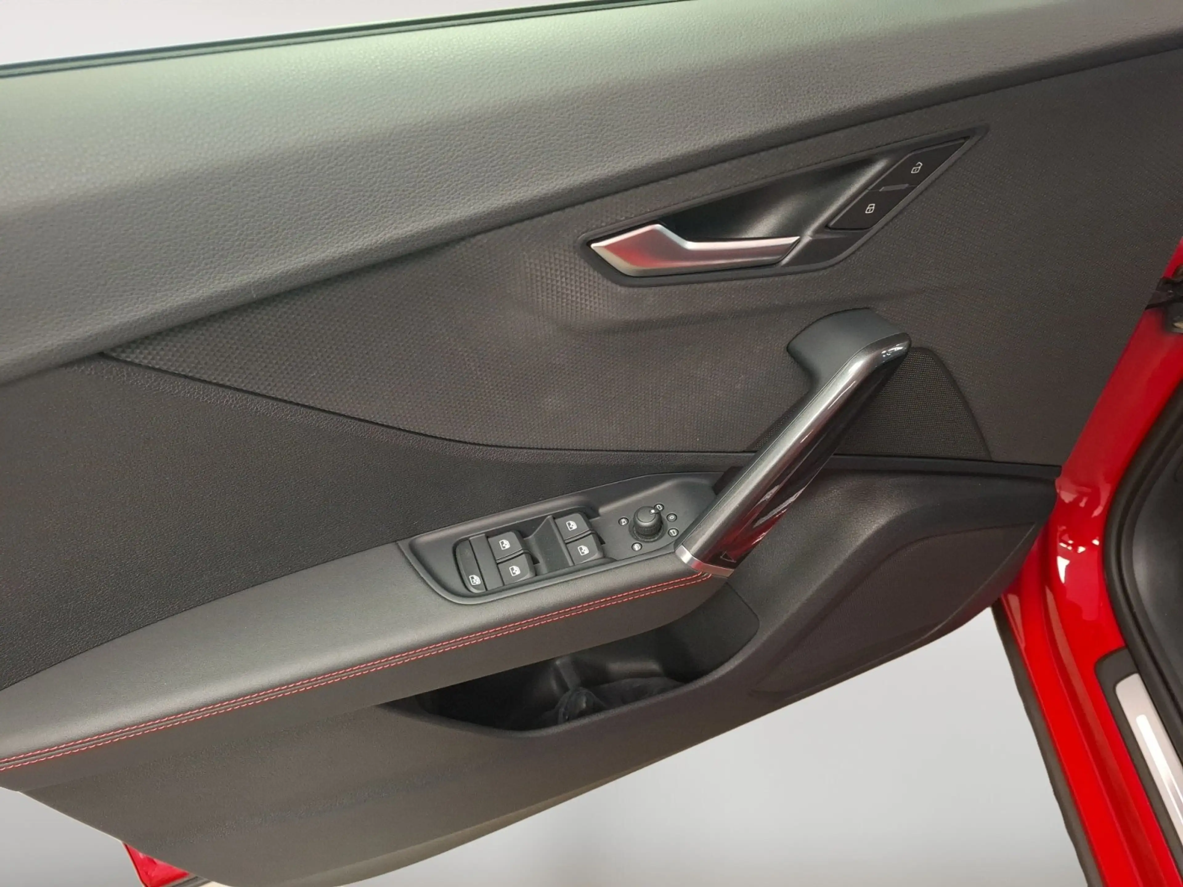Audi SQ2 2.0 TFSI quattro S-Line Matrix SHZ KeyLess — photo 13