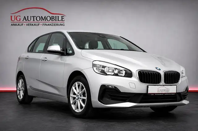 BMW 218 2 Active Tourer 218 i * AUT * R-KAM * 8xALU