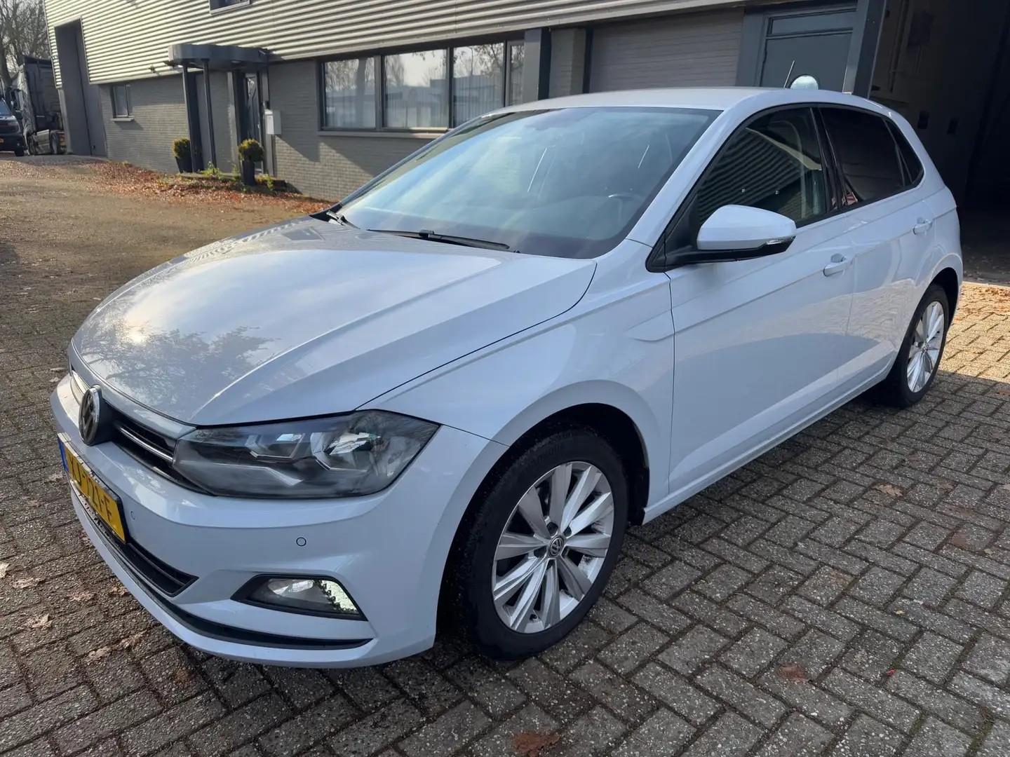 Volkswagen Polo 1.6 TDI Comfortline Business Weiß - 1