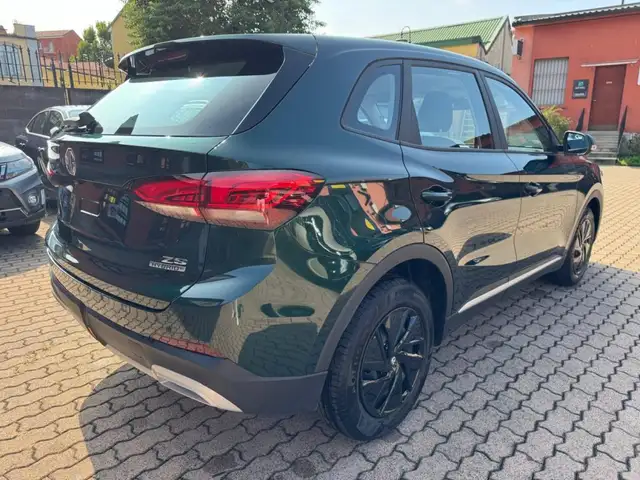 MG ZS view 3