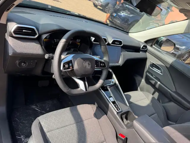 MG ZS view 10