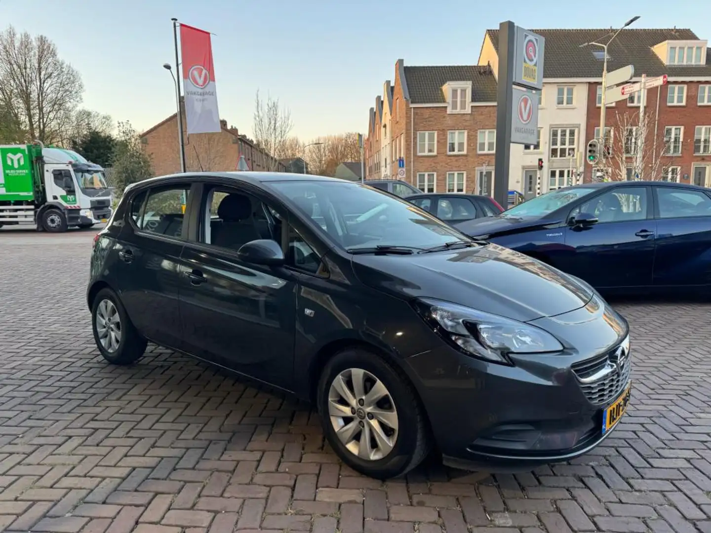 Opel Corsa 1.2 Gris - 2