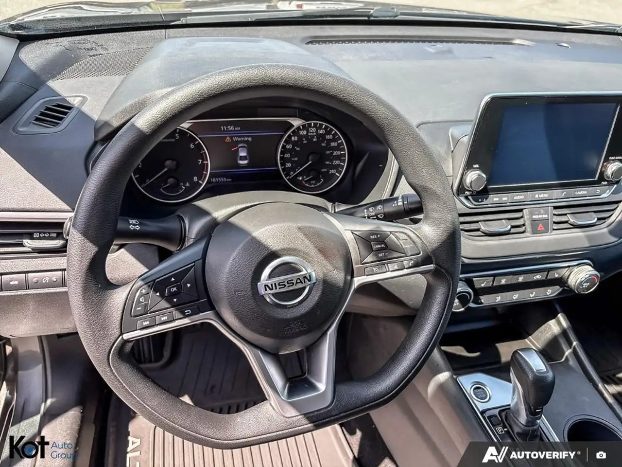 Nissan Altima снимка Nissan Altima