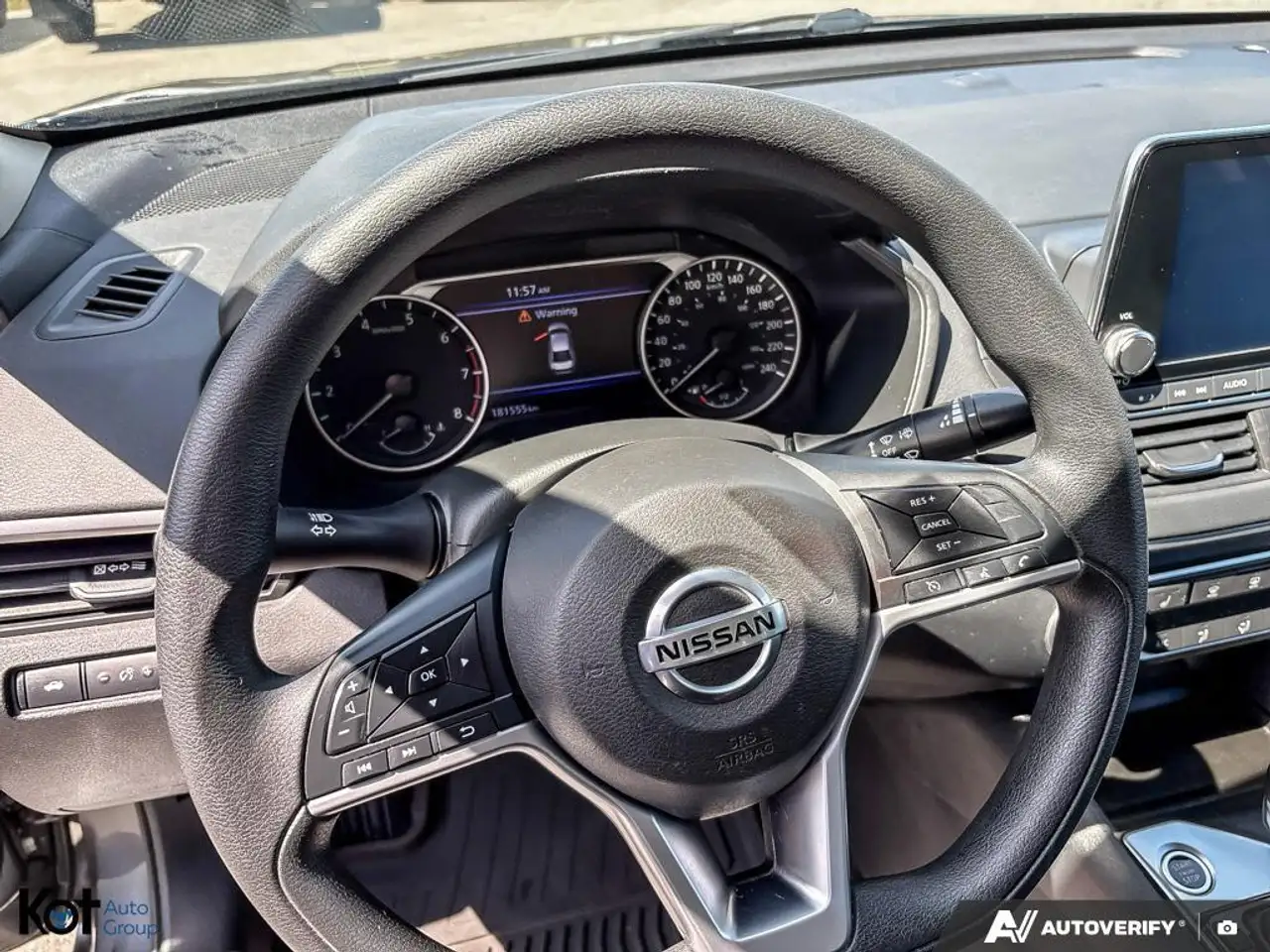 Nissan Altima снимка Nissan Altima
