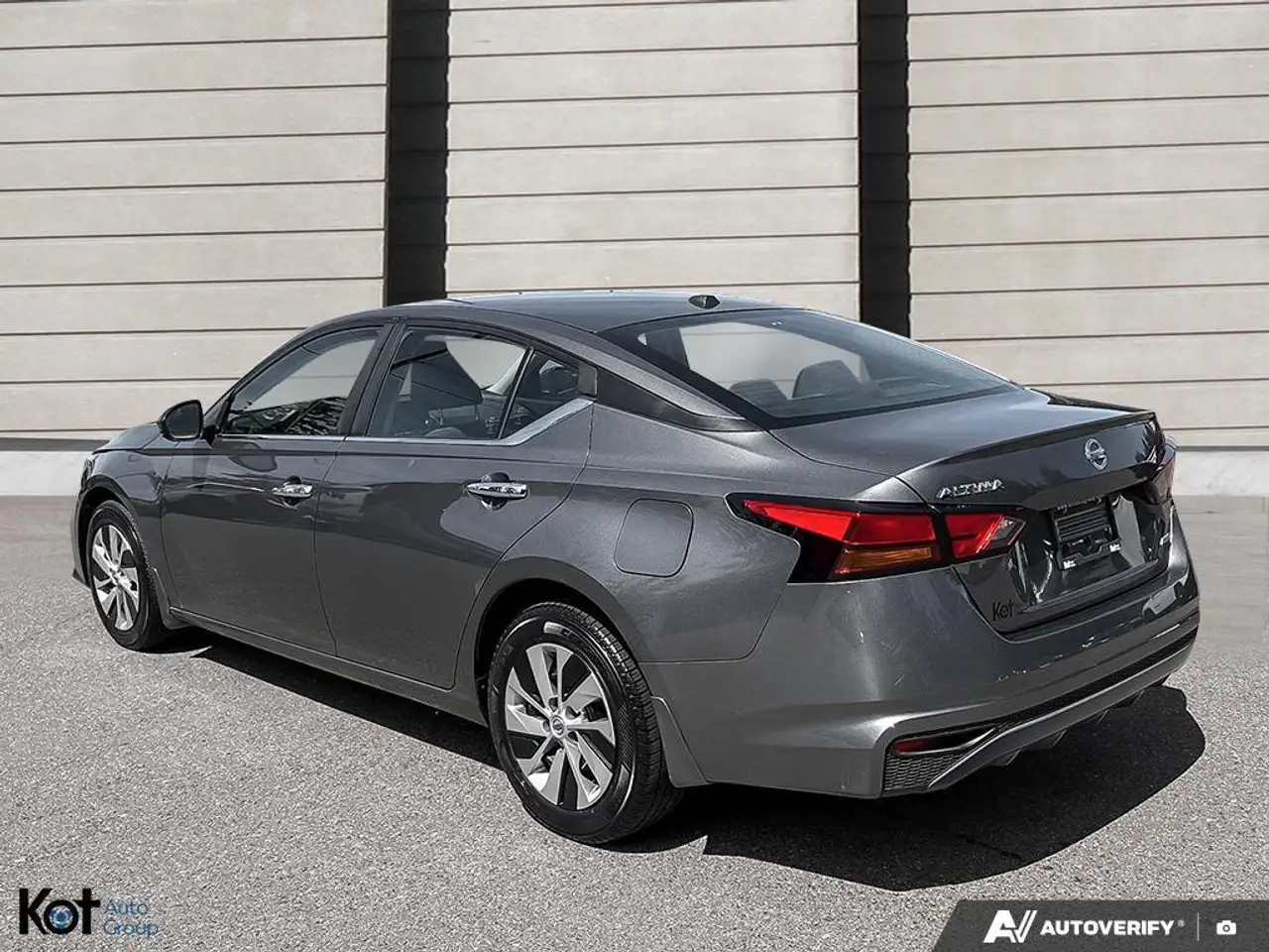 Nissan Altima снимка Nissan Altima