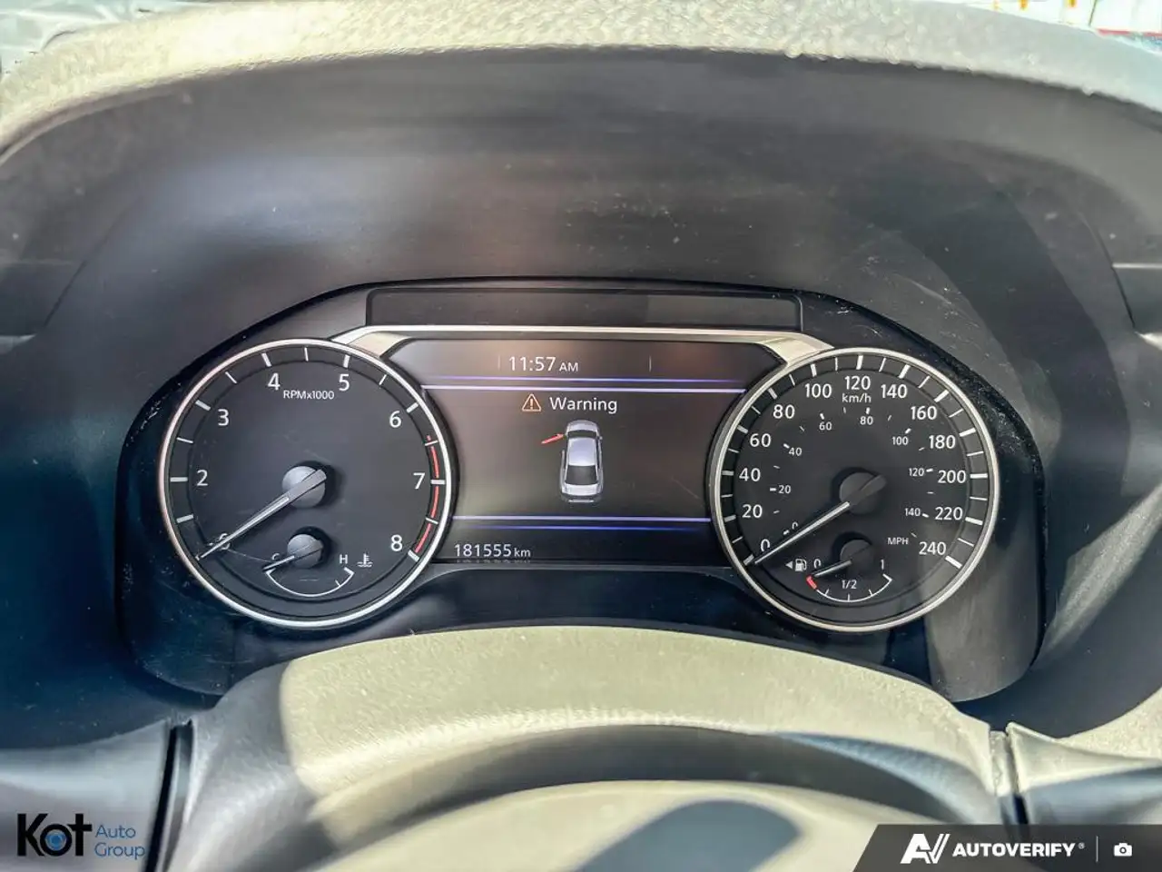 Nissan Altima снимка Nissan Altima