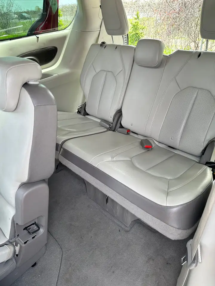 Chrysler Pacifica photo Chrysler Pacifica