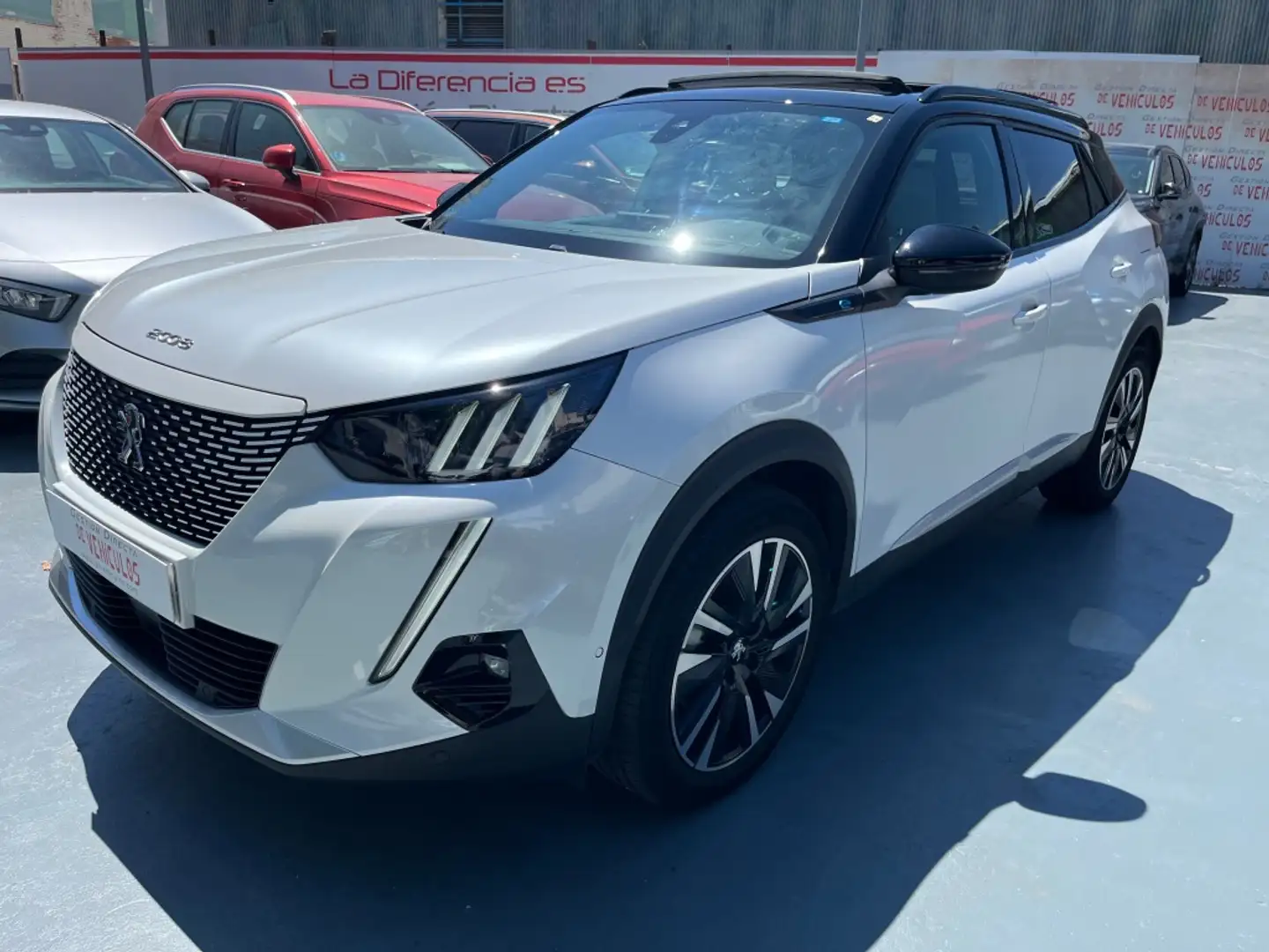 Peugeot 2008 GT Pack Eléctrico 100kW Blanc - 1