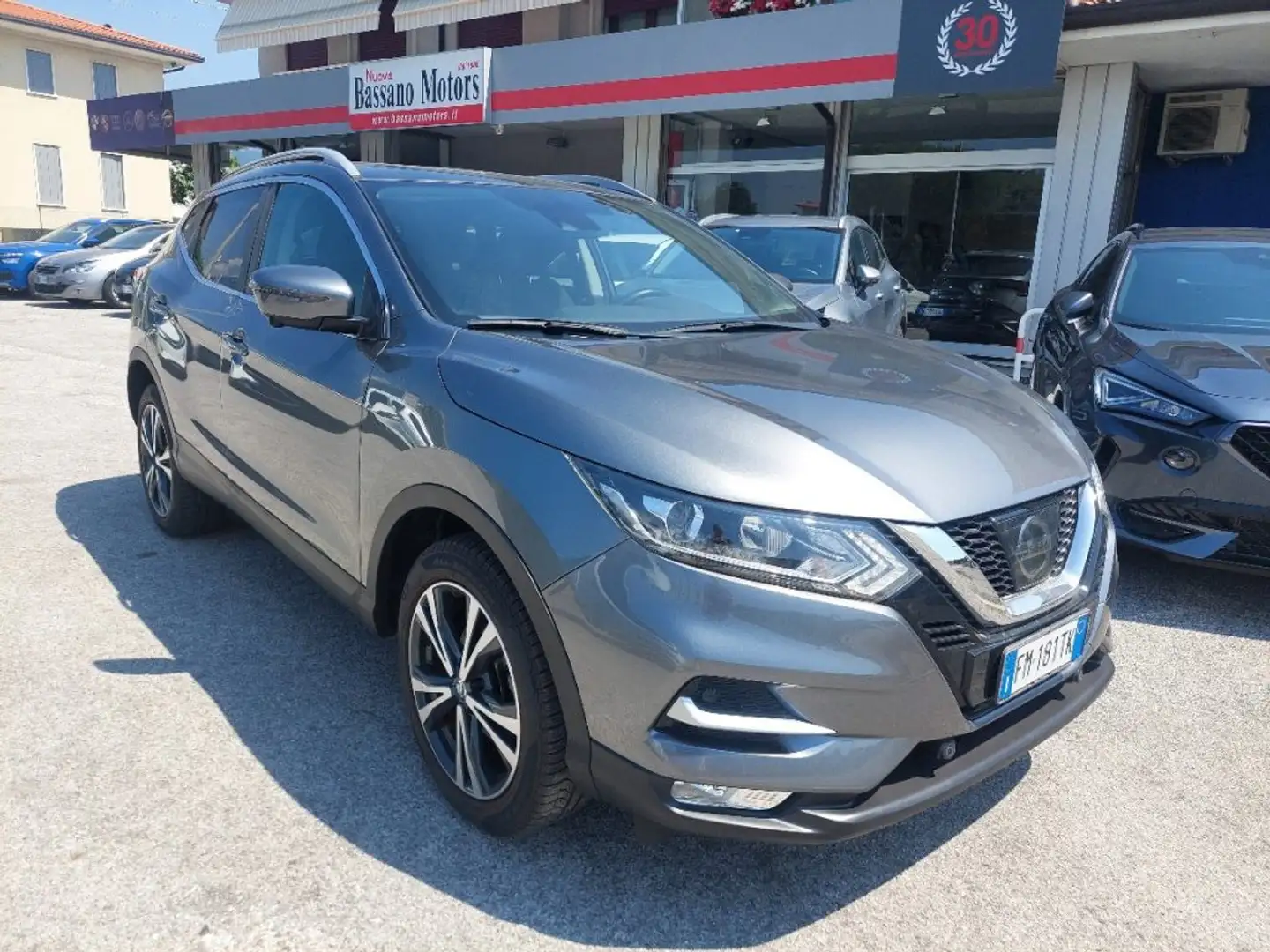 Nissan Qashqai 1.5 dCi N-Connecta Grijs - 1